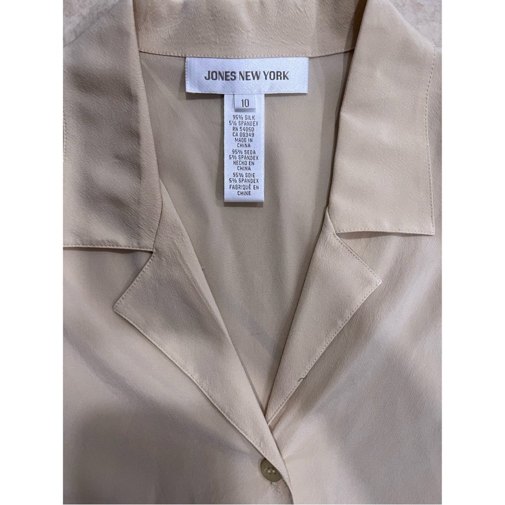 🚫SOLD🚫 Vintage Jones New York Beige Long Sleeve Blouse - Picture 5 of 5